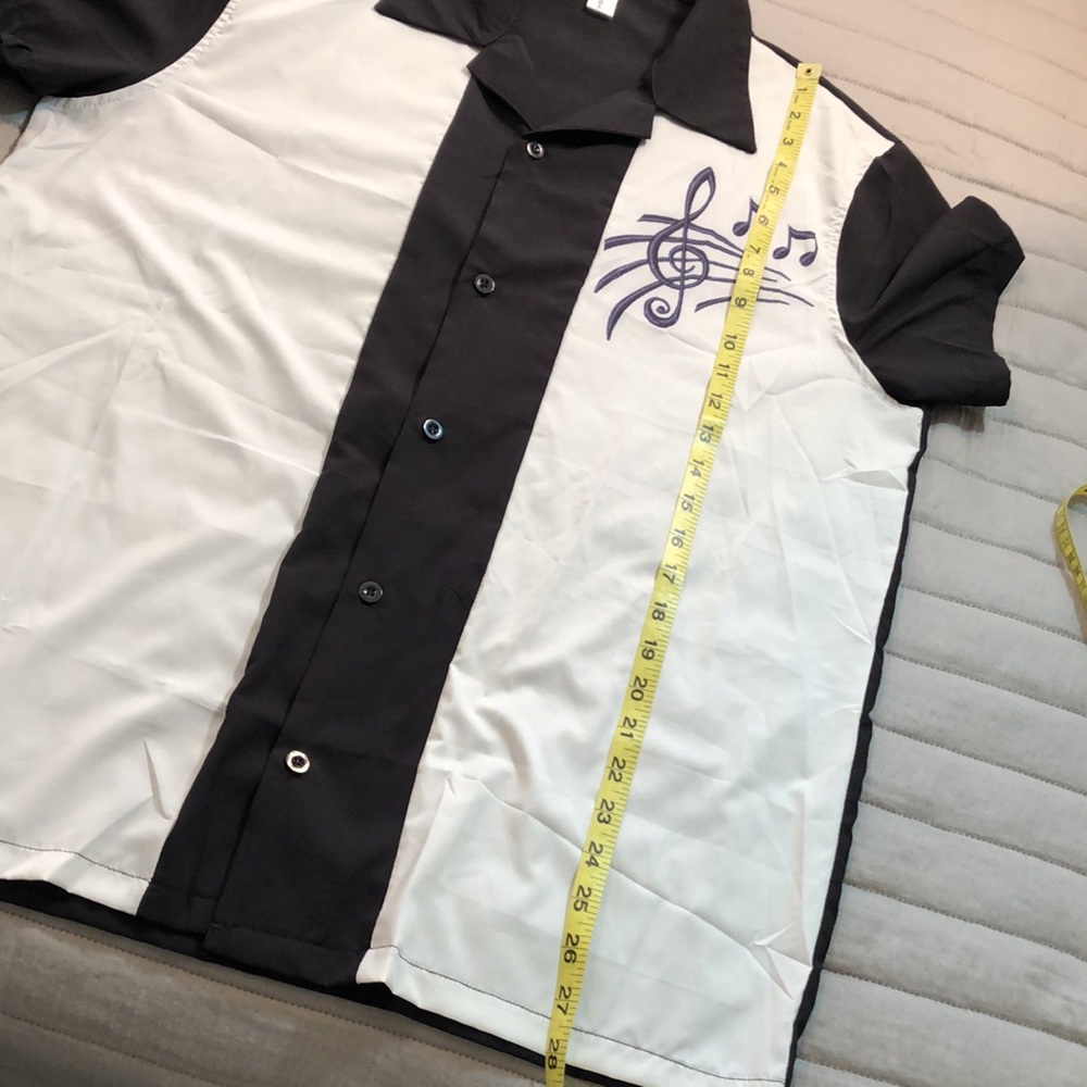 Chicyea NEW musical print casual button front shirt, size Large - Picture 6 of 9